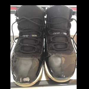 BEATERS -Used Air Jordan 11 Retro Space Jan 2016